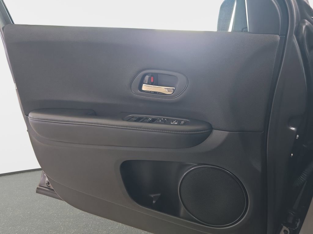 Used 2021 Honda HR-V LX image 27