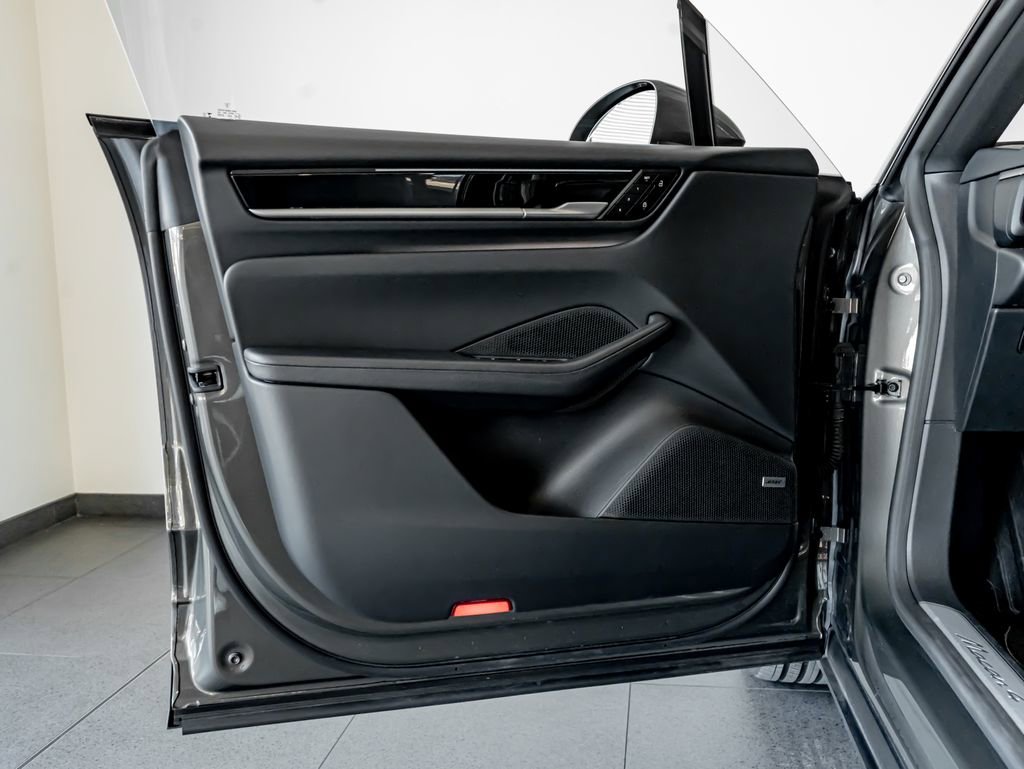 Certified 2024 Porsche Macan 4 Electric image 12