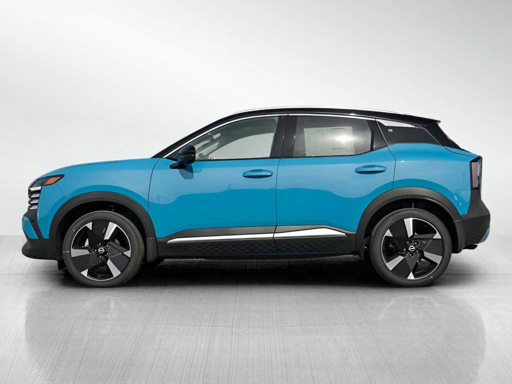 New 2026 Nissan Kicks SR w/ SR Premium Package AWD/4WD image 4