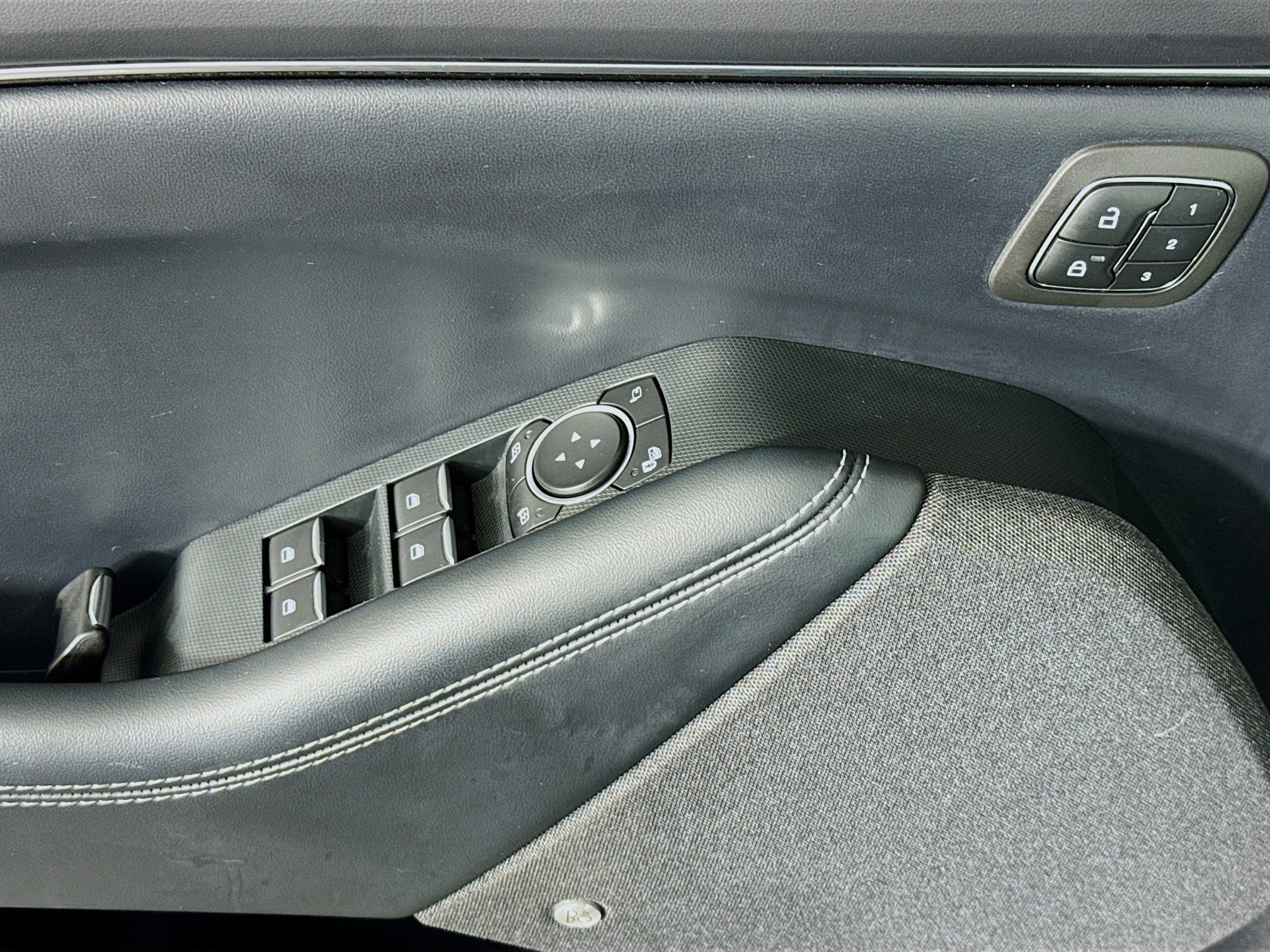 Used 2022 Ford Mustang Mach-E Premium RWD image 23