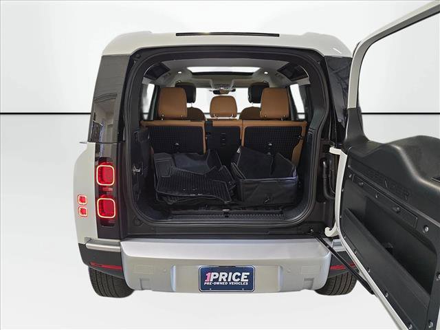 Used 2024 Land Rover Defender 110 S AWD/4WD image 12