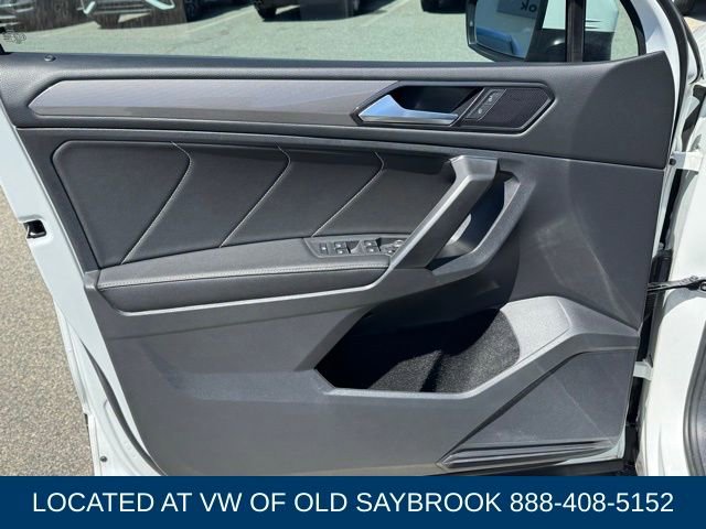 Used 2022 Volkswagen Tiguan SE w/ Panoramic Sunroof Package image 32