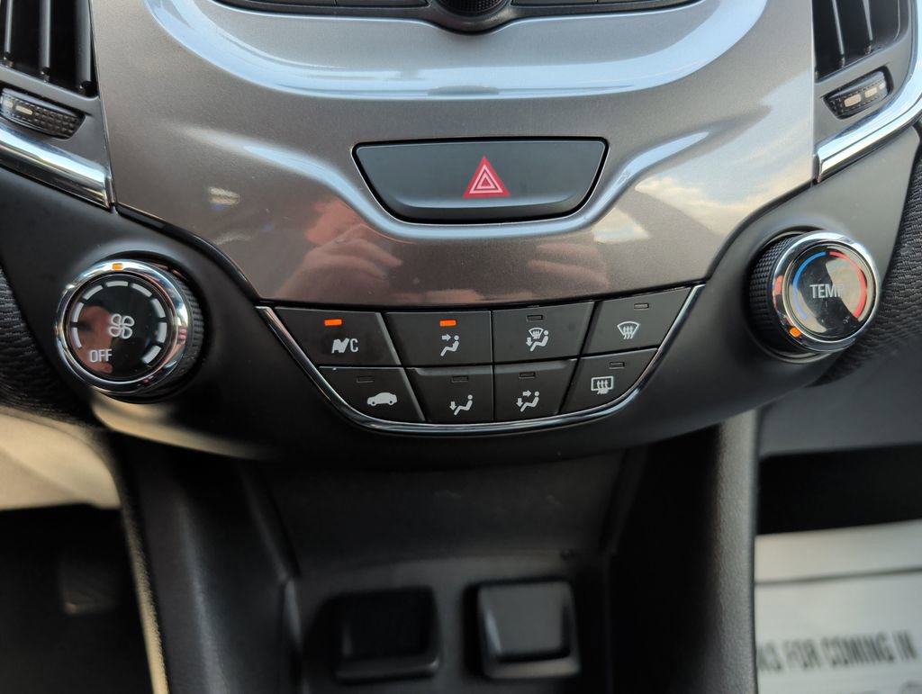 Used 2017 Chevrolet Cruze LT FWD image 15