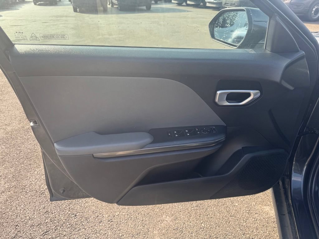 Used 2025 Kia K4 FWD image 12