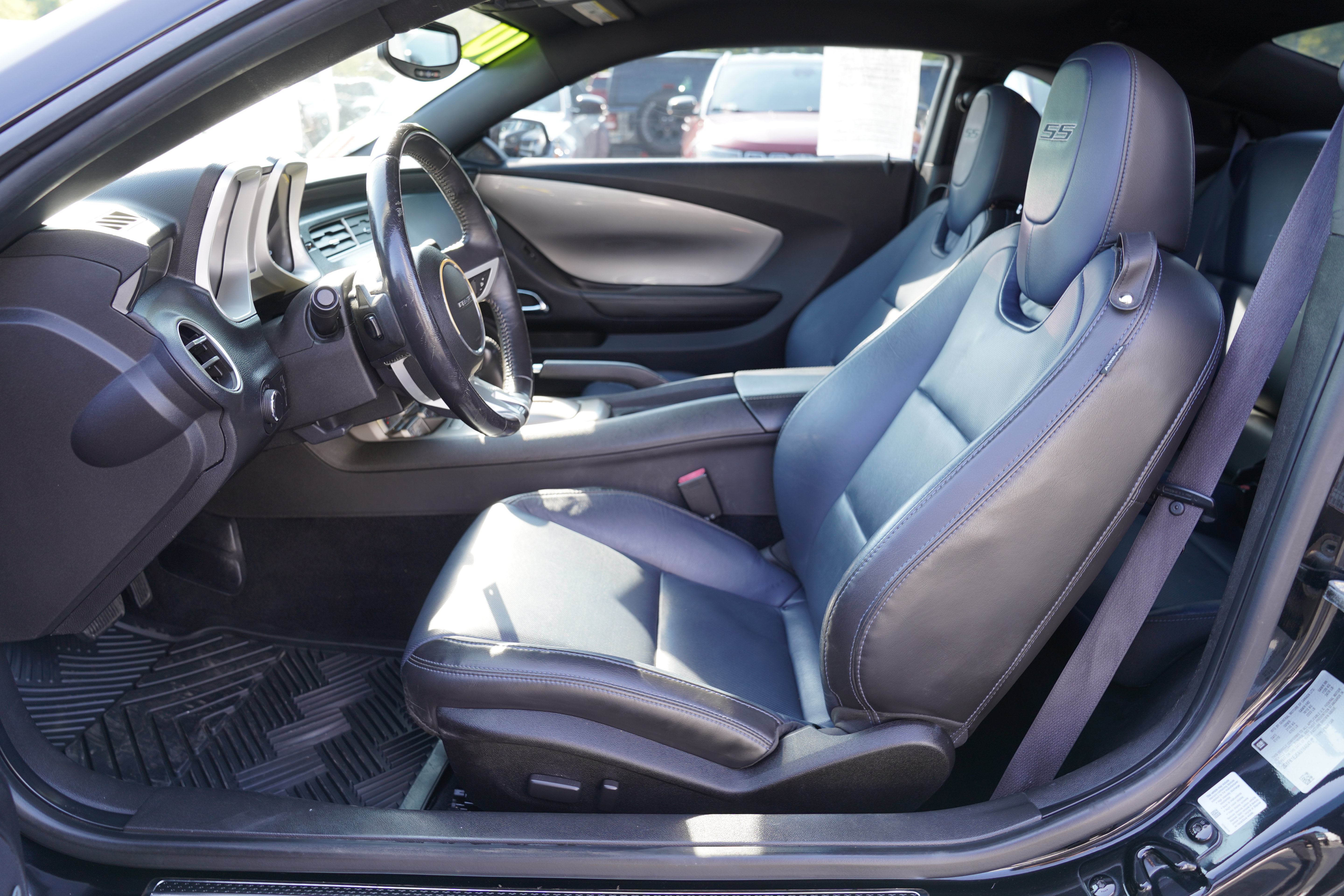 Used 2010 Chevrolet Camaro SS w/ RS Package RWD image 4