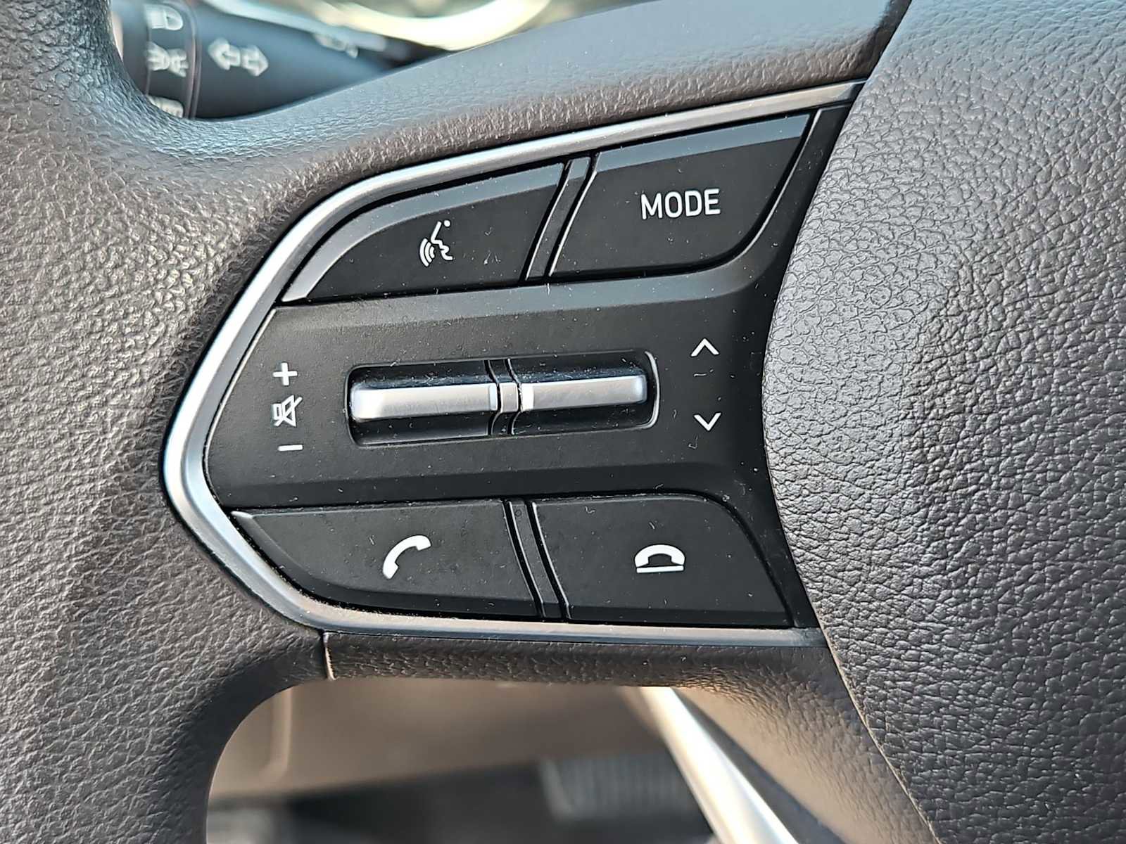 Used 2020 Hyundai Santa Fe SE w/ Cargo Package image 23