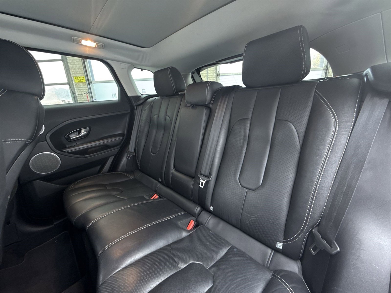 Used 2015 Land Rover Range Rover Evoque Dynamic image 26