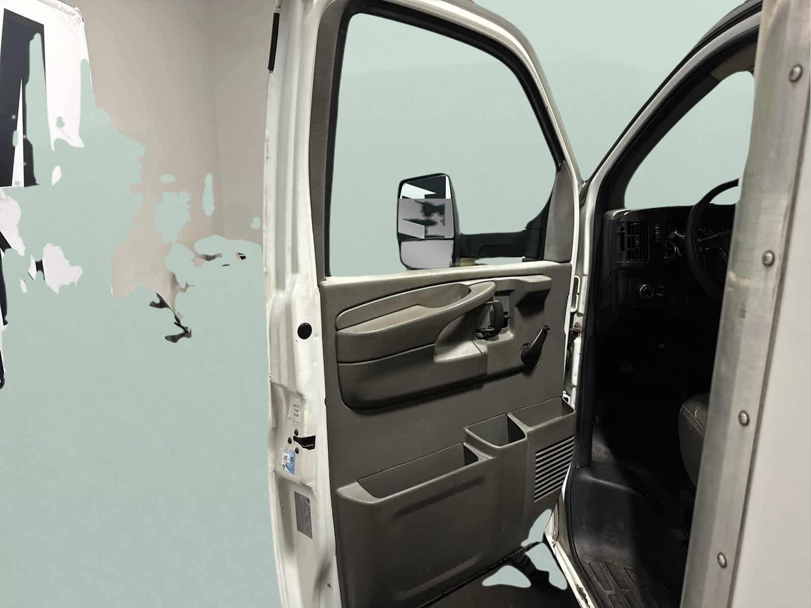 Used 2012 Chevrolet Express 3500 Extended image 8