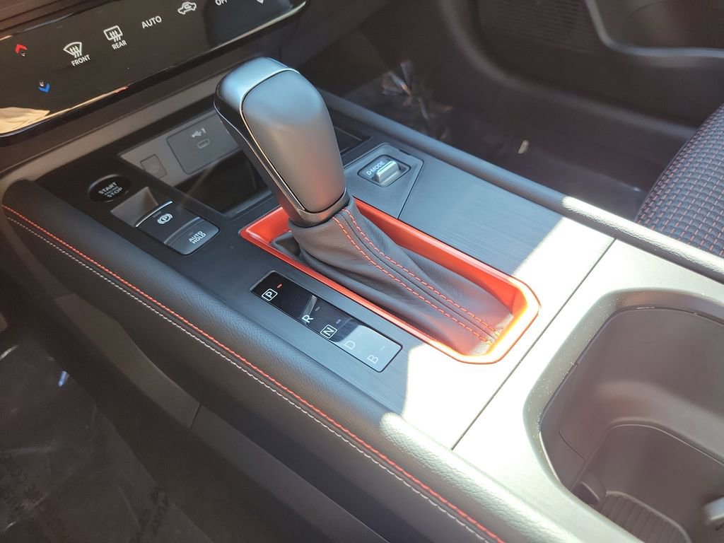 Certified 2025 Nissan Kicks SR FWD image 15