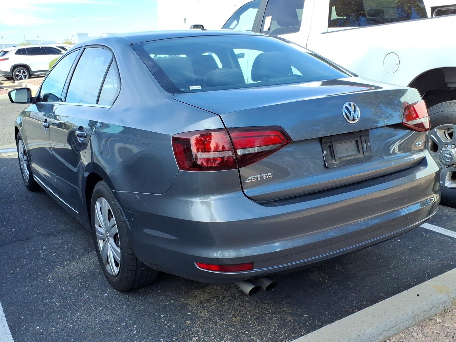 Used 2017 Volkswagen Jetta S image 2
