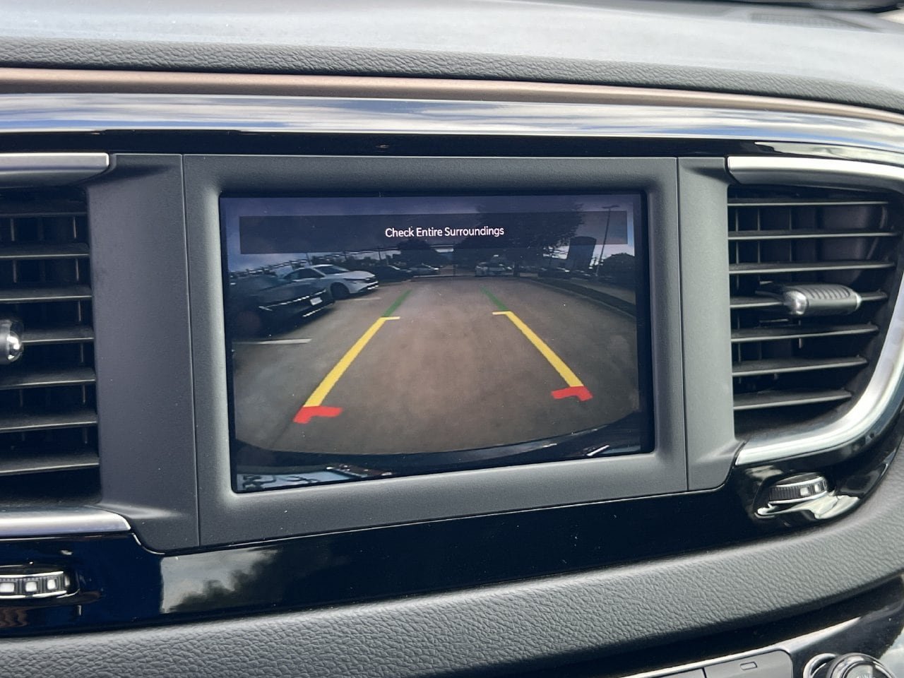 Used 2022 Chrysler Voyager LX FWD image 16