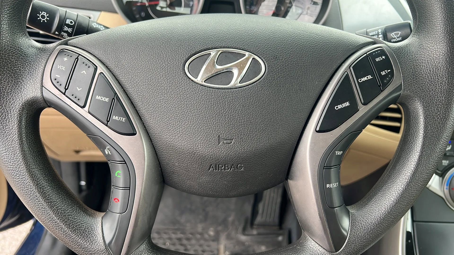 Used 2013 Hyundai Elantra GLS w/ Preferred Pkg FWD image 10