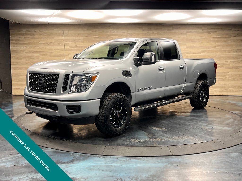 Used 2018 Nissan Titan SV image 5