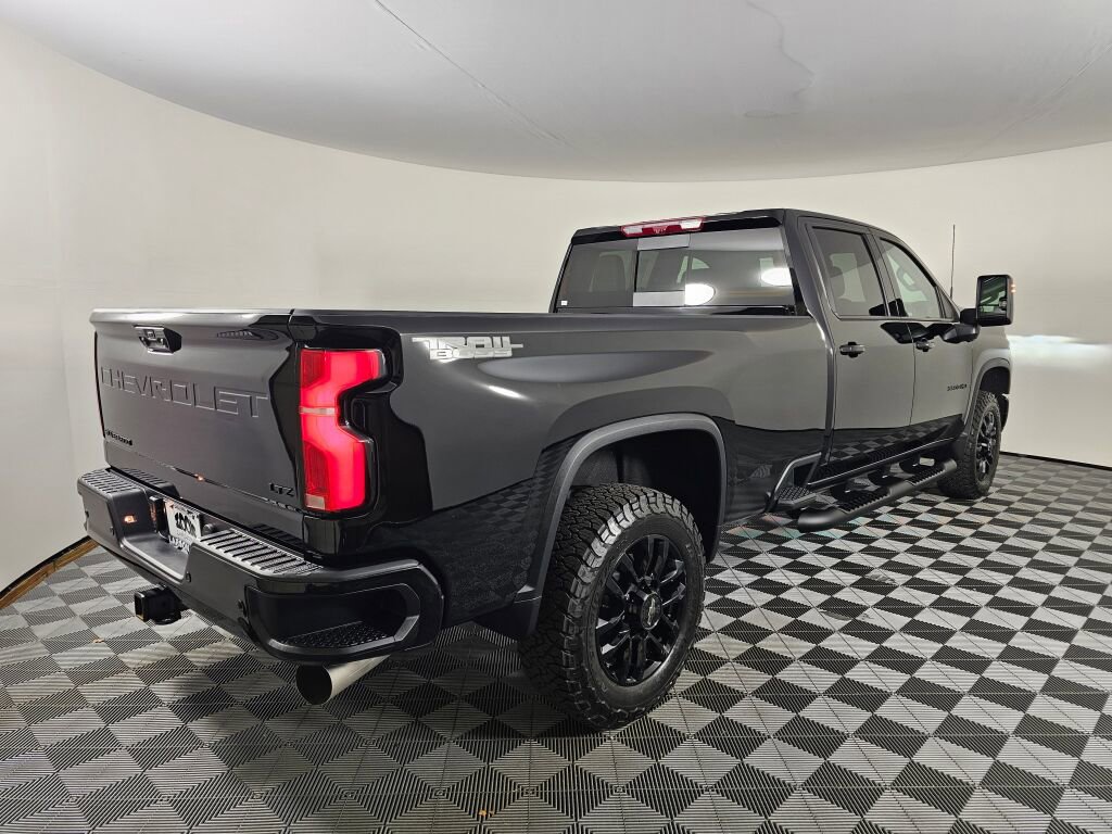Used 2025 Chevrolet Silverado 3500 LTZ w/ LTZ Plus Package image 3