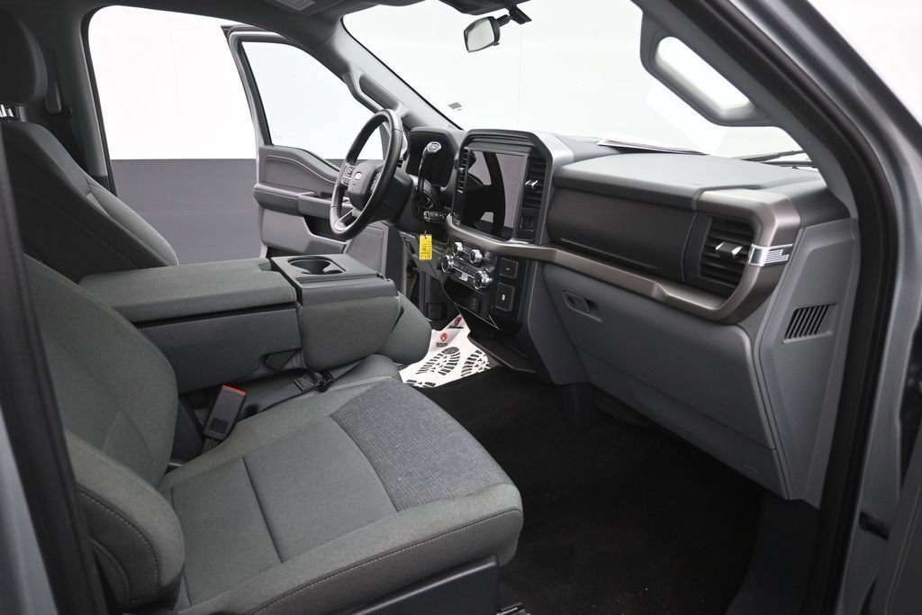 Used 2025 Ford F150 XLT w/ Equipment Group 301A Standard RWD image 16