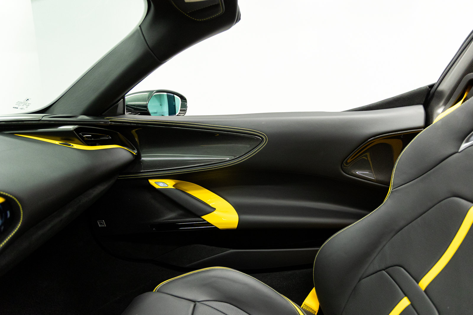 Used 2025 Ferrari SF90 Spider AWD/4WD image 96