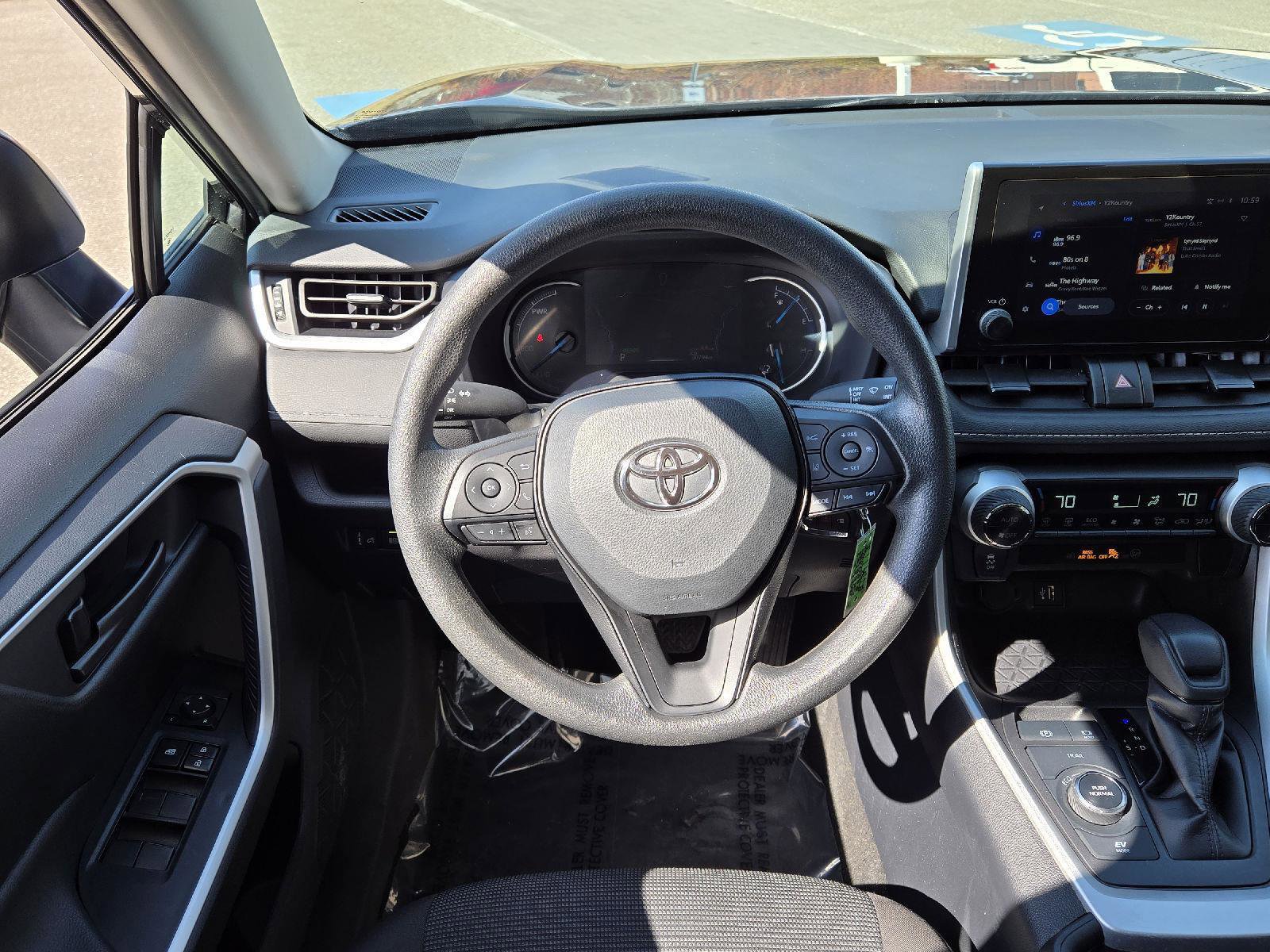 Used 2025 Toyota RAV4 LE AWD/4WD image 9