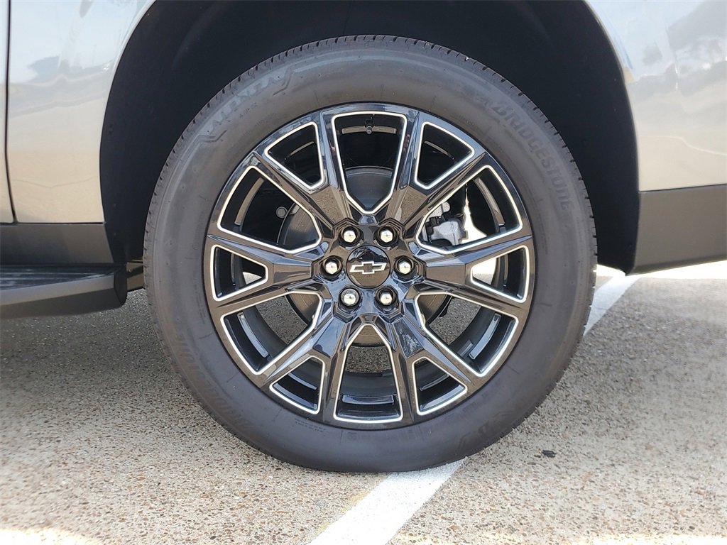 New 2025 Chevrolet Suburban LS w/ LPO, Dark Essentials Package image 7