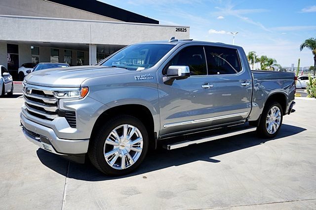 Used 2024 Chevrolet Silverado 1500 High Country w/ High Country Premium Package AWD/4WD image 9