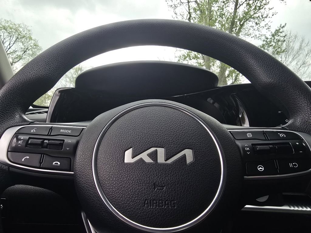 Used 2023 Kia K5 LXS image 26