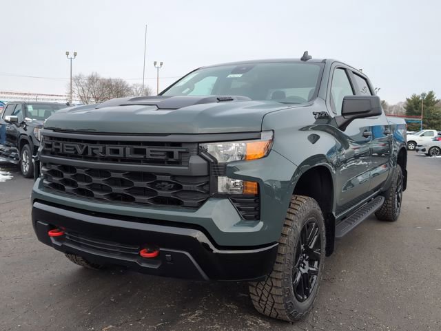 New 2026 Chevrolet Silverado 1500 Custom Trail Boss w/ LPO, Dark Essentials Package AWD/4WD video 3