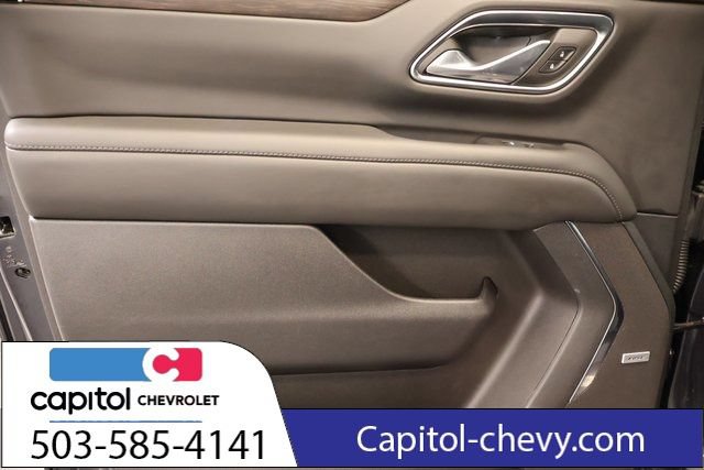 Used 2024 Chevrolet Suburban LT w/ Luxury Package AWD/4WD image 30