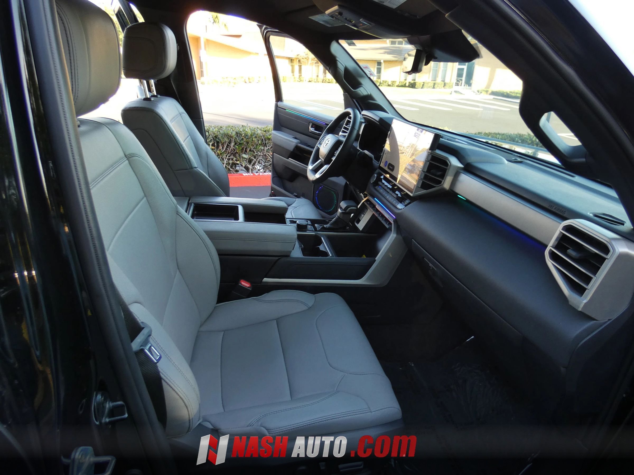 Used 2026 Toyota Tundra Limited AWD/4WD image 30