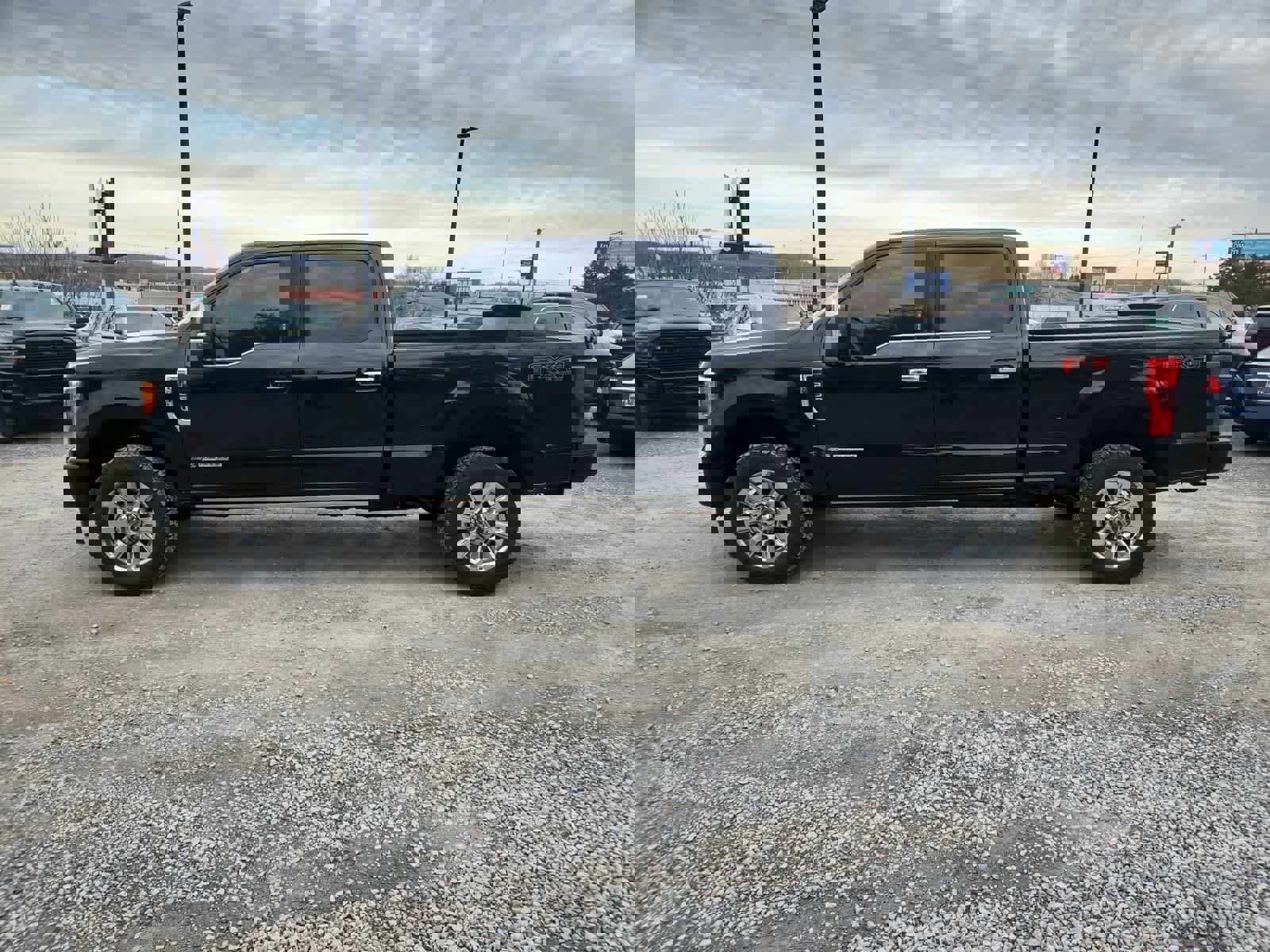 Used 2018 Ford F250 Platinum w/ Platinum Ultimate Package image 2