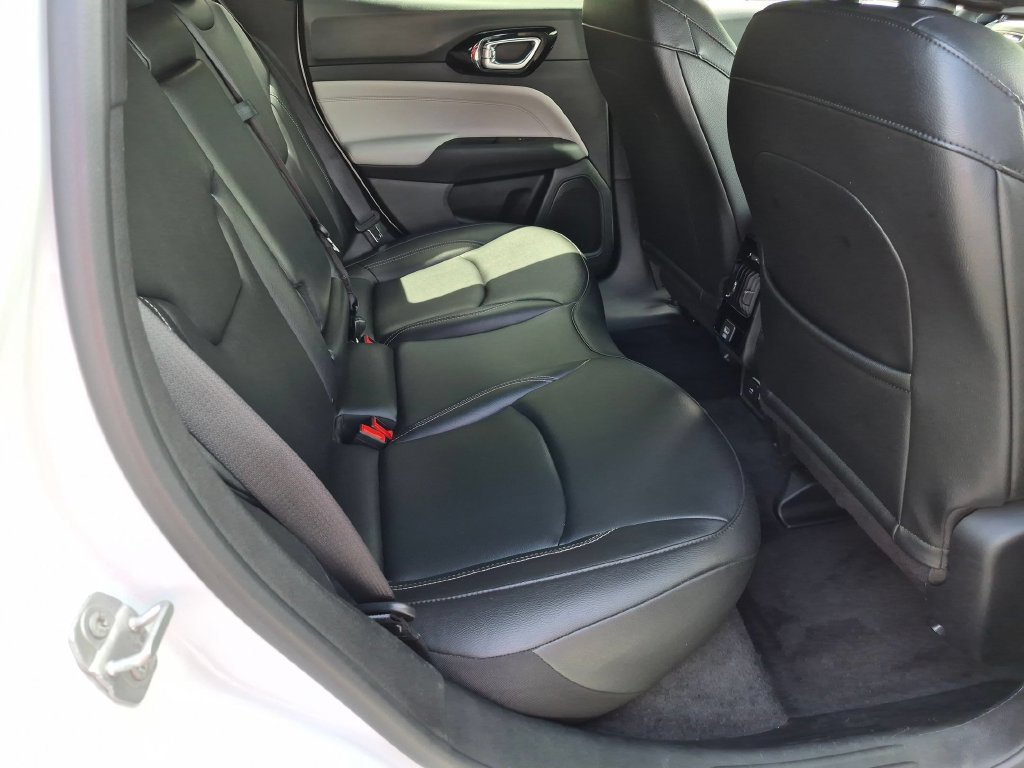 Used 2025 Jeep Compass Limited AWD/4WD image 29