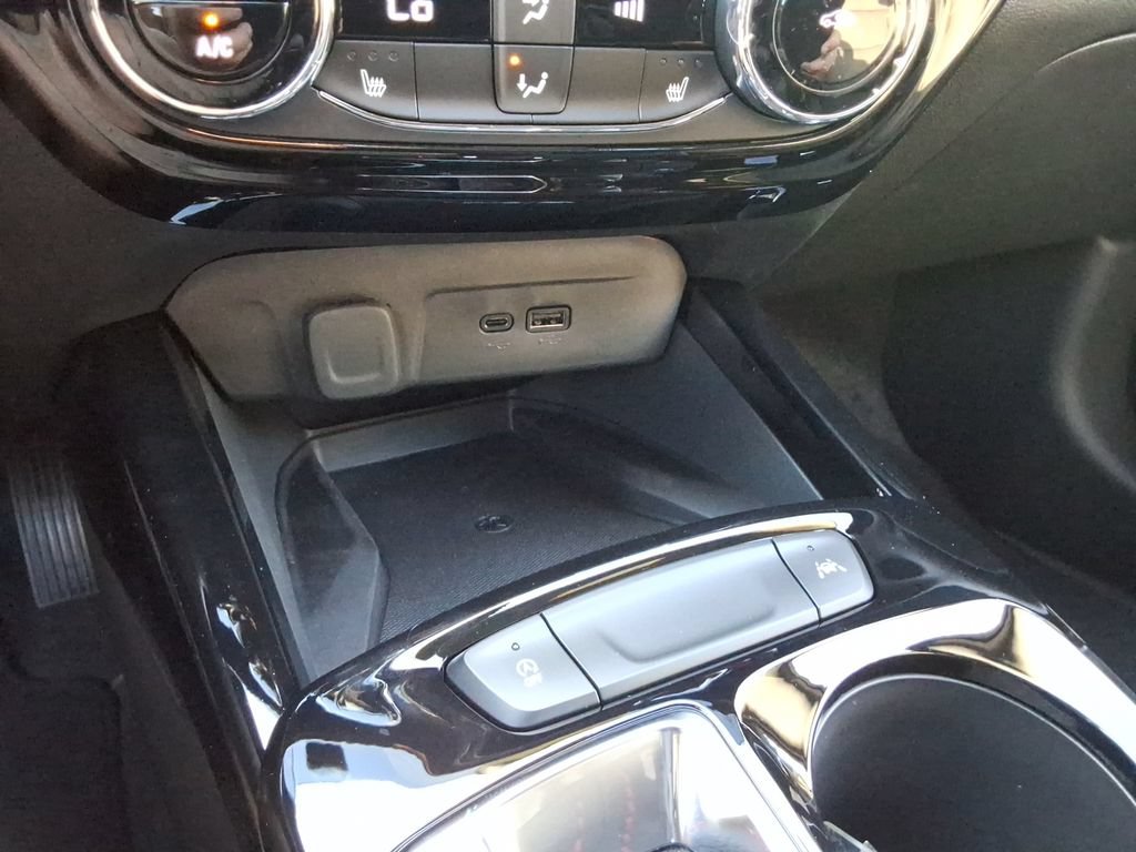 New 2026 Chevrolet Trax RS w/ Sunroof Package FWD image 31