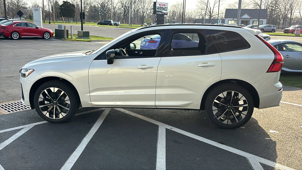 New 2026 Volvo XC60 B5 Plus w/ Protection Package Premier AWD/4WD image 3