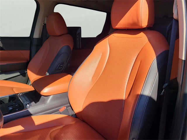 Used 2025 Kia Carnival SX Prestige image 21