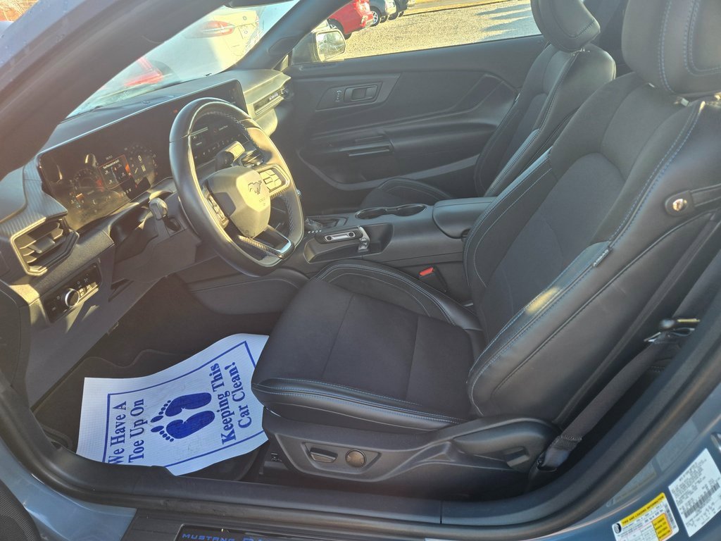 Used 2024 Ford Mustang Dark Horse image 6