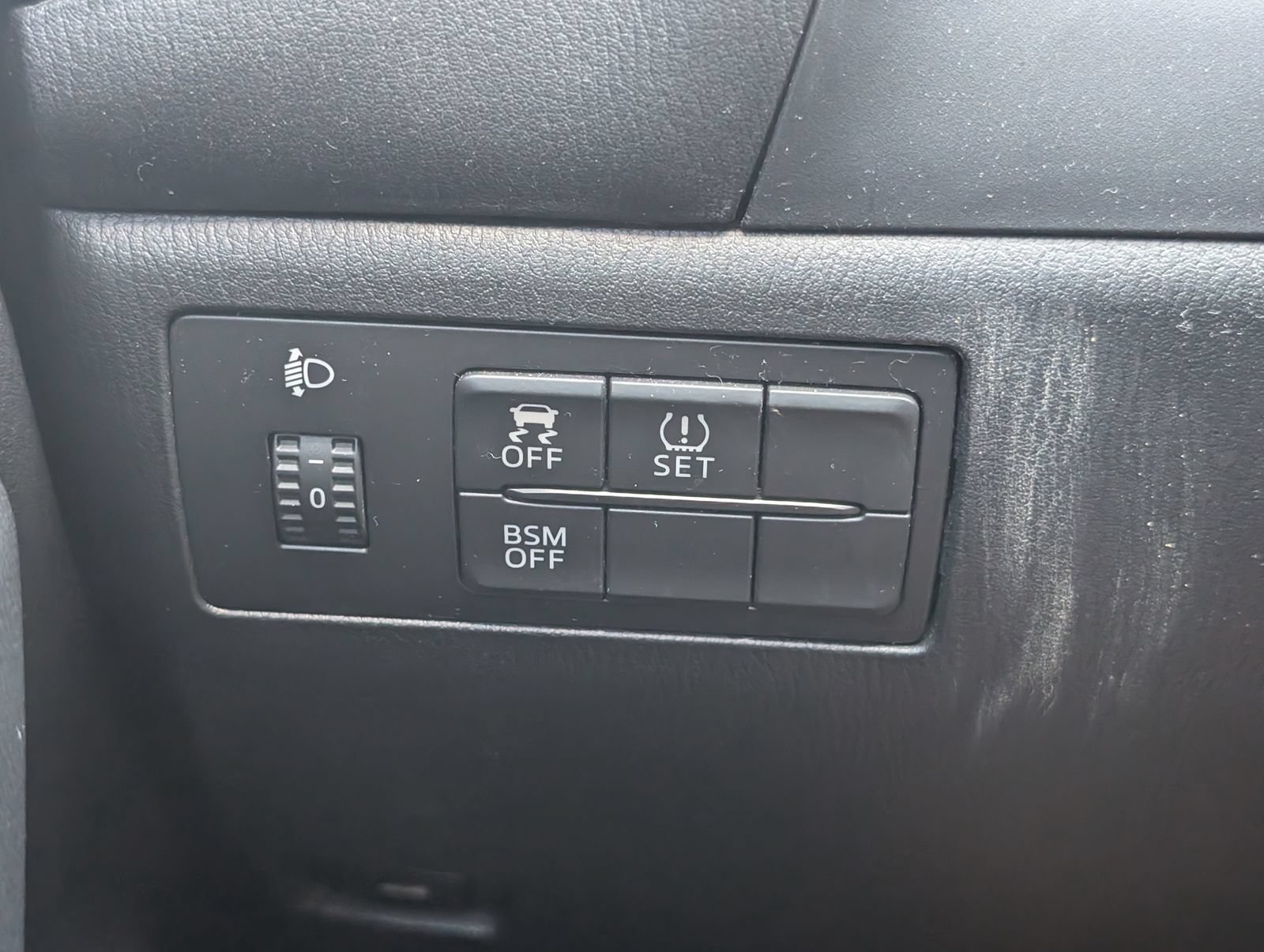 Used 2014 MAZDA MAZDA3 s Touring FWD image 6