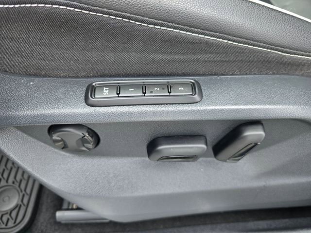 Used 2024 Volkswagen Tiguan SEL R-Line AWD/4WD image 25