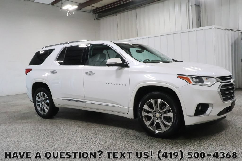 Used 2019 Chevrolet Traverse Premier w/ Driver Confidence II Package FWD image 1