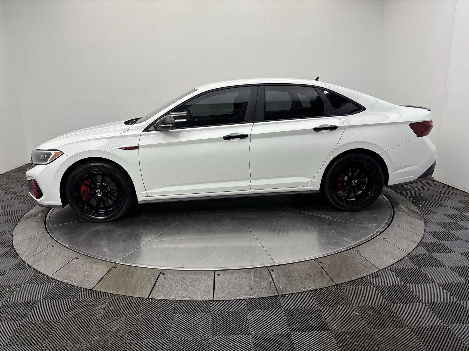 Used 2024 Volkswagen Jetta GLI 40th Anniversary Edition FWD image 16