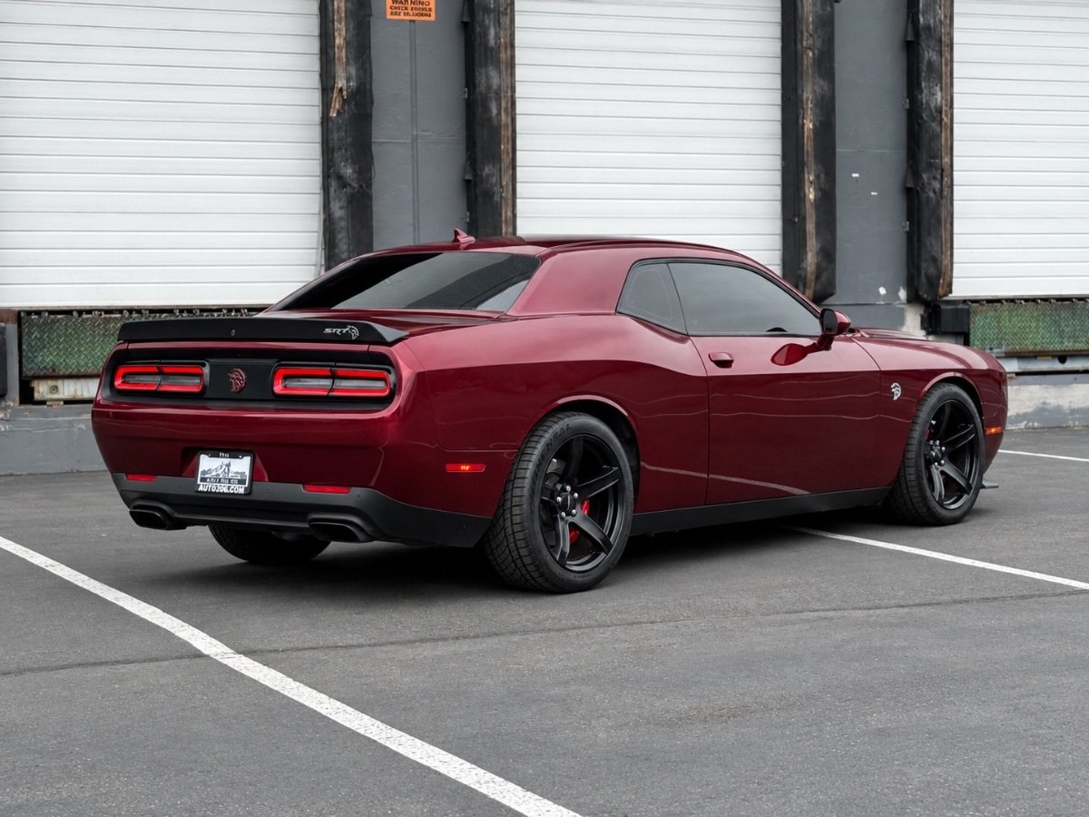 Used 2022 Dodge Challenger SRT Hellcat RWD image 3