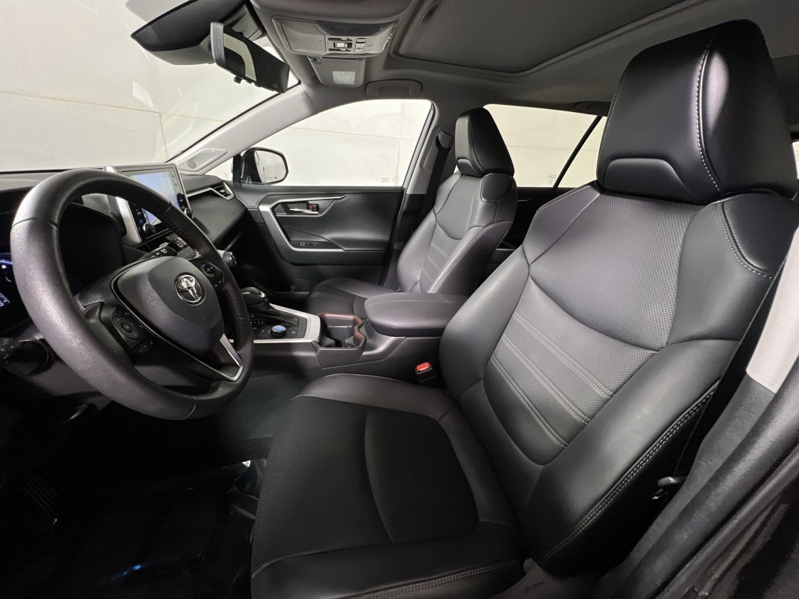 Used 2021 Toyota RAV4 Limited w/ Limited Grade Weather Package image 13