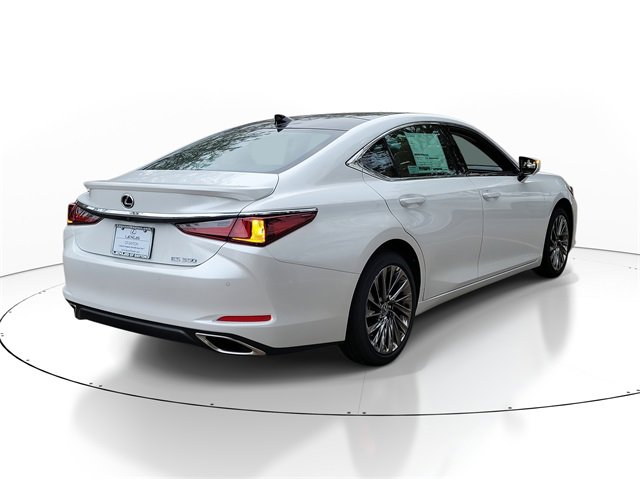 New 2025 Lexus ES 350 Ultra Luxury image 4