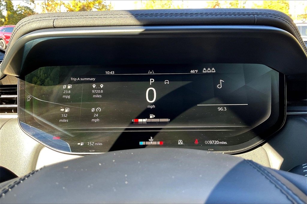 Used 2025 Land Rover Range Rover Sport image 13