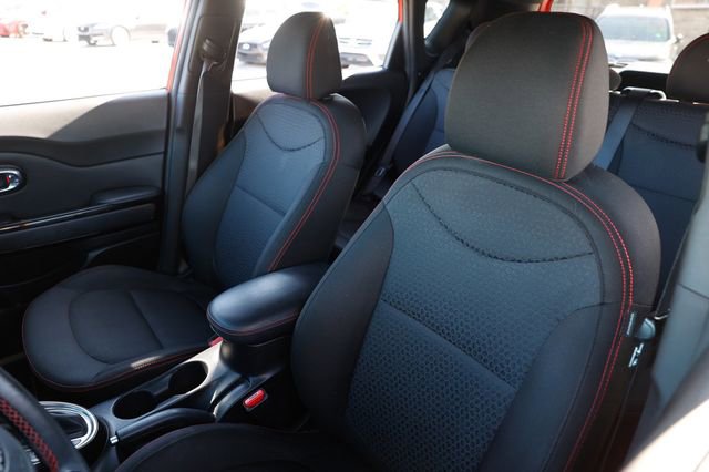 Used 2019 Kia Soul + image 9