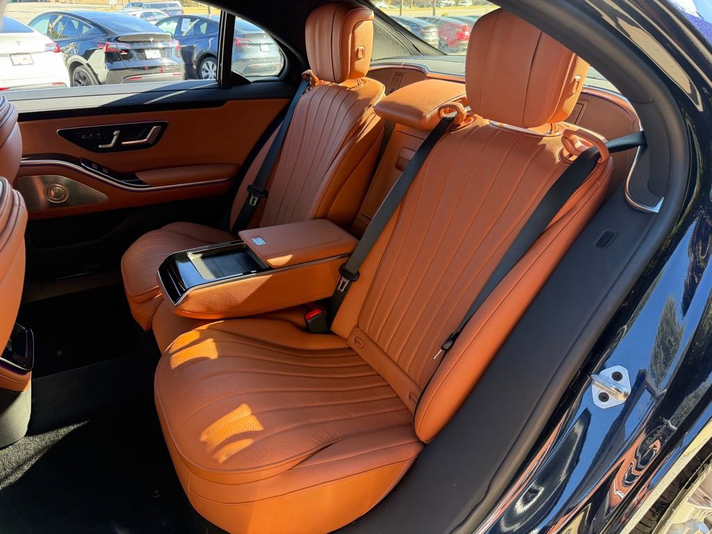 Used 2023 Mercedes-Benz S 500 4MATIC w/ Warmth & Comfort Package image 30