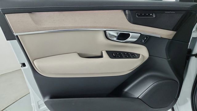 Certified 2026 Volvo XC90 B6 Plus w/ Protection Package Premier AWD/4WD image 9