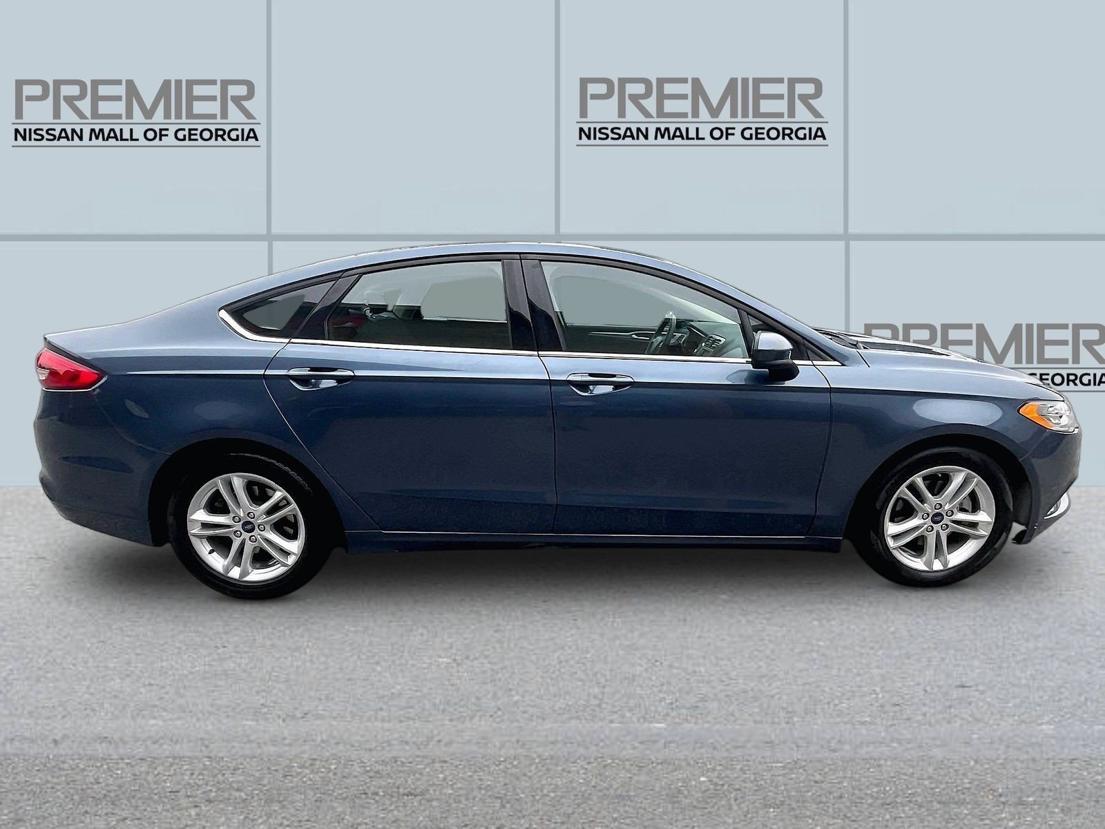 Used 2018 Ford Fusion SE FWD image 8