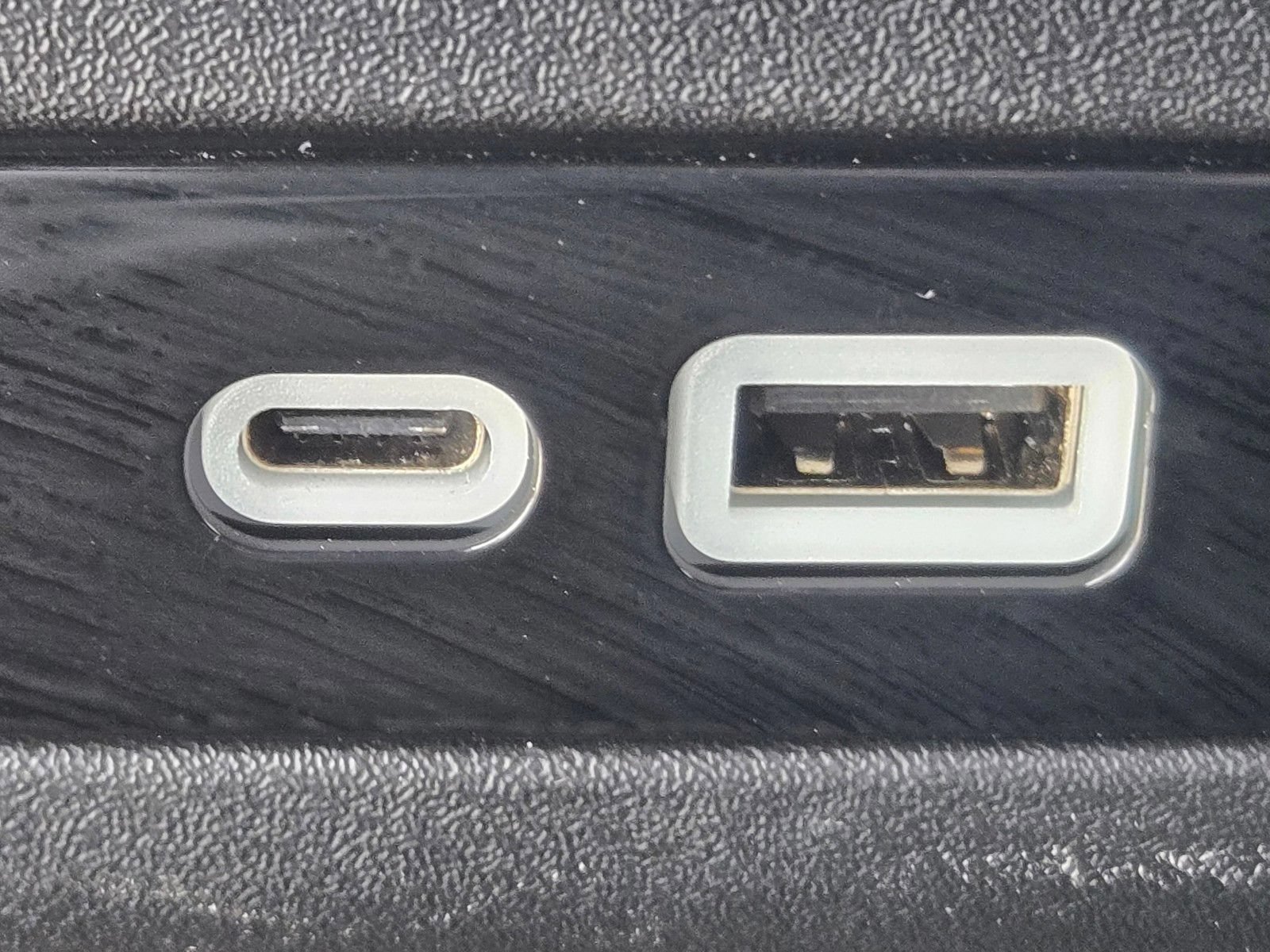 Used 2025 Chrysler Pacifica Select FWD image 11