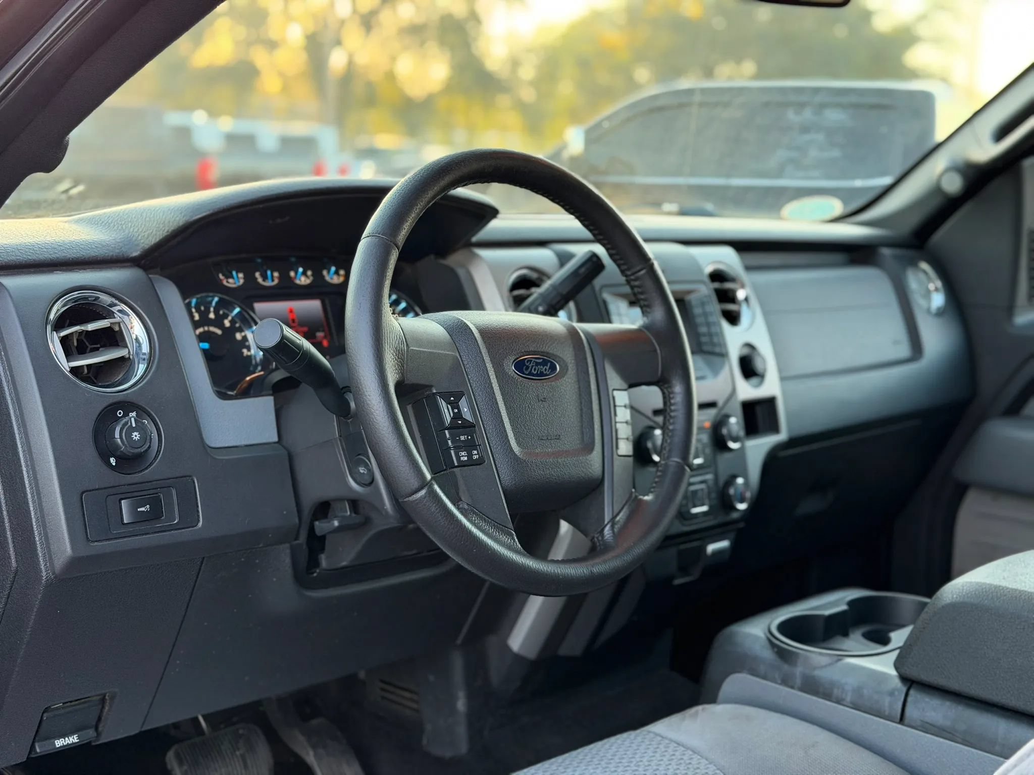 Used 2013 Ford F150 XLT w/ Luxury Equipment Group AWD/4WD image 9