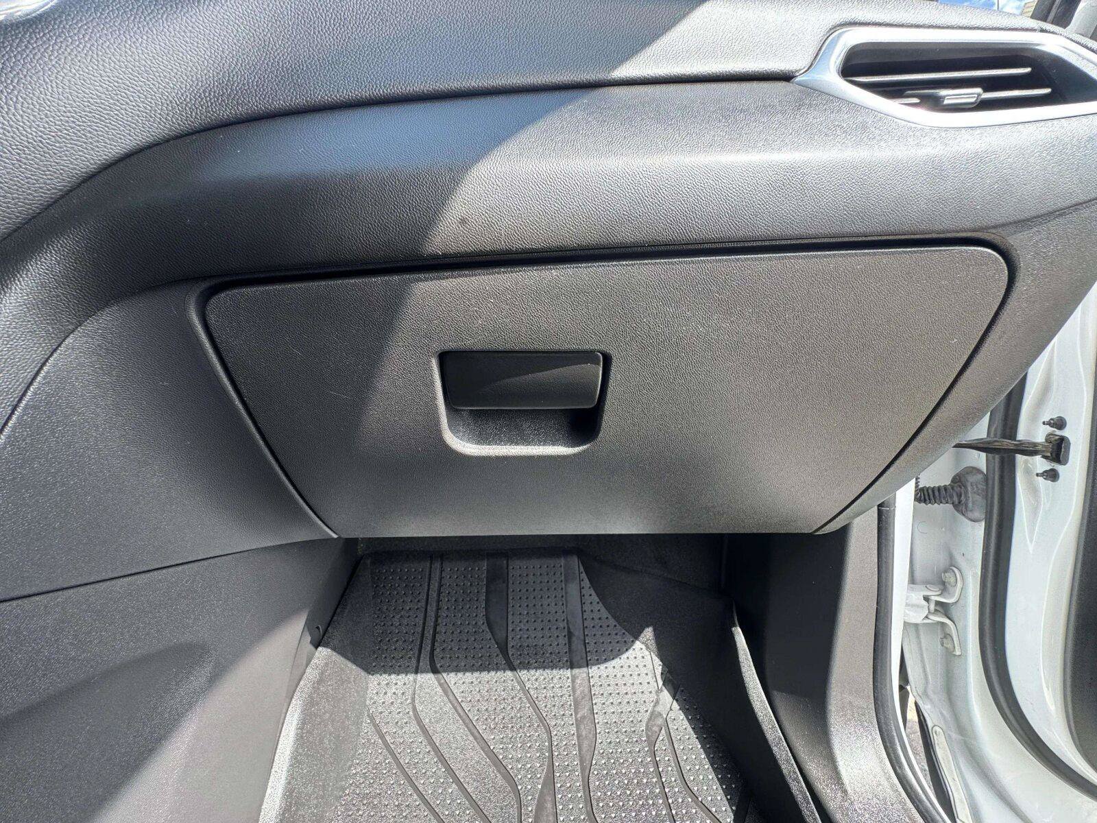 Used 2023 Chevrolet Equinox LT FWD image 47