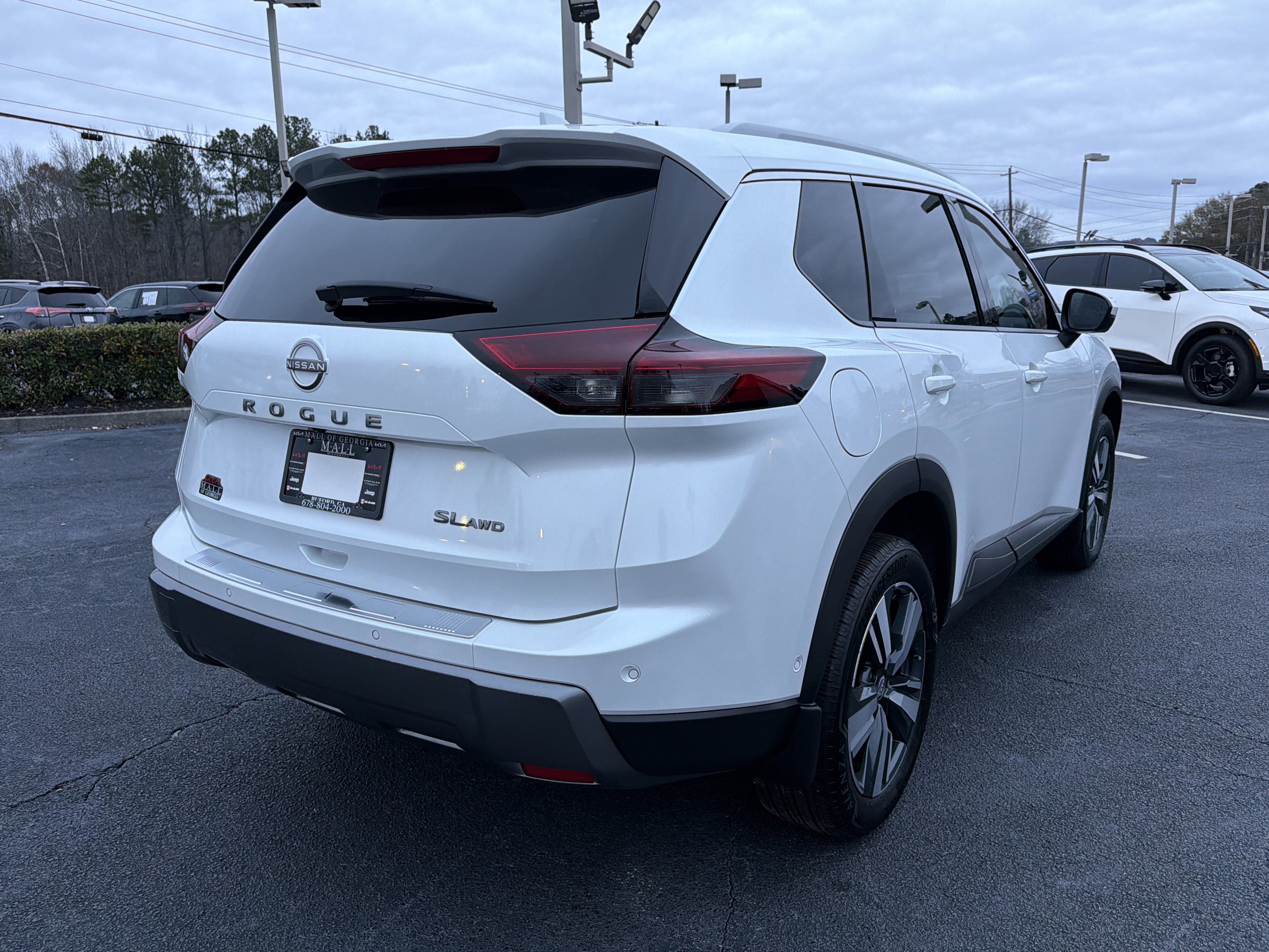 Used 2025 Nissan Rogue SL image 7