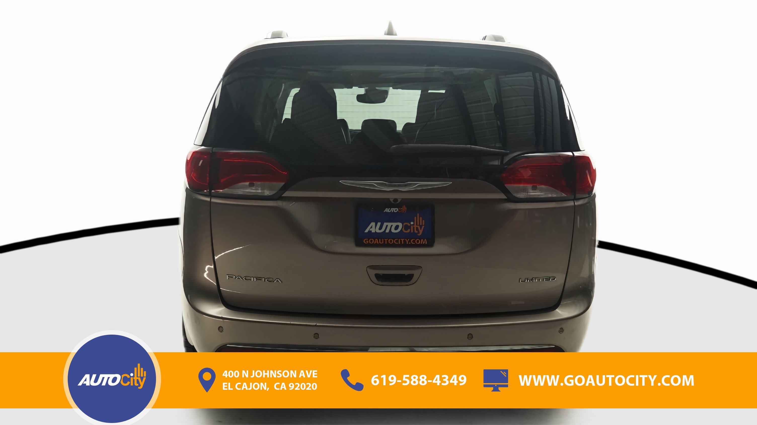 Used 2017 Chrysler Pacifica Limited w/ Advanced Safetytec Group FWD image 10